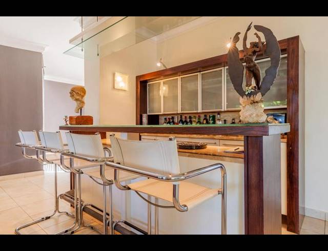 6 BEDROOM PROPERTY TO RENT IN WATERKLOOF RIDGE